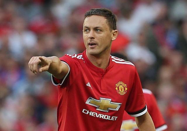 靠其激进的 靠其激进的